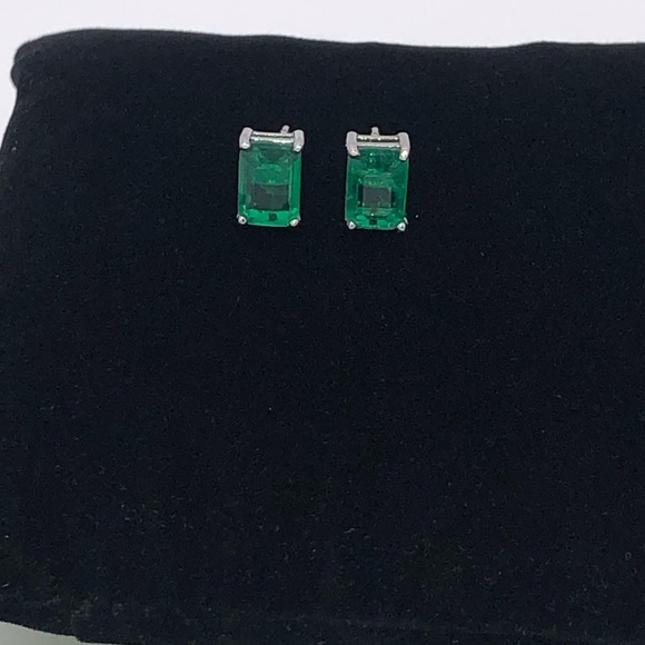 1ct Emerald Earrings - Picture 5 of 13